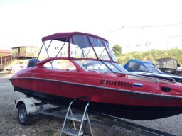 частично собранный тент